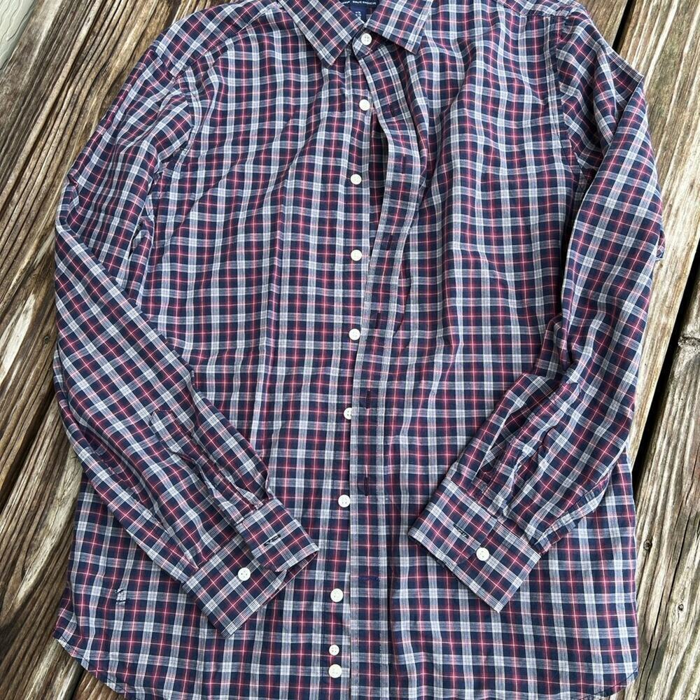 Gap mens size XL, slim fit, plaid button down long sleeve shirt